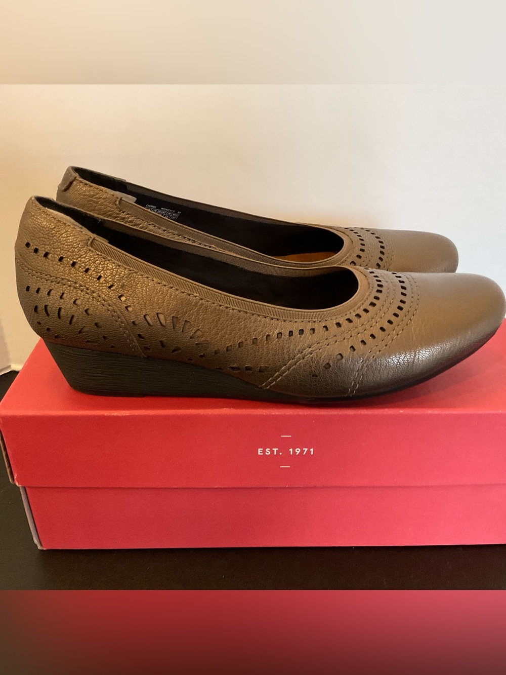 Rockport Metallic Brown Laser-Cut Low Heel Wedge Pumps 8M